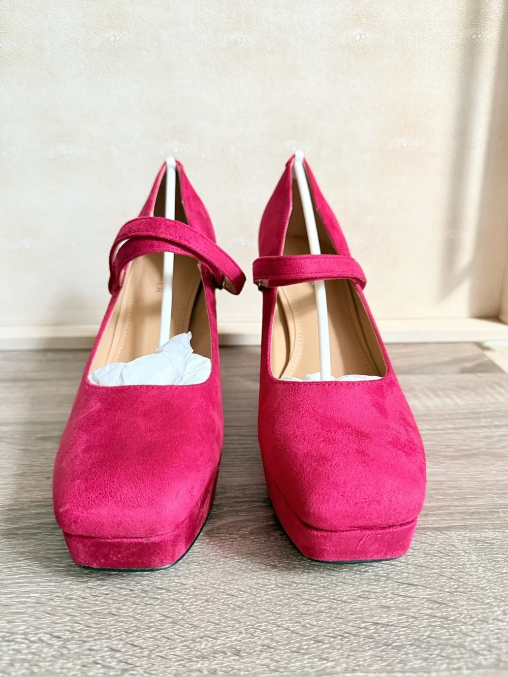New in Box Marc Fisher Nicoly Pump in Red Suede sz 9.5